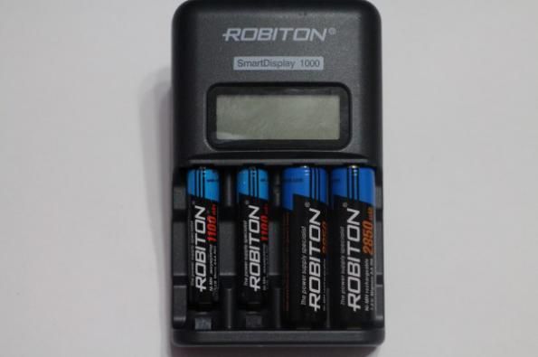 Зарядное устройство Robiton Smart Display 1000 (без аккумуляторов) P2-GTV-COPU